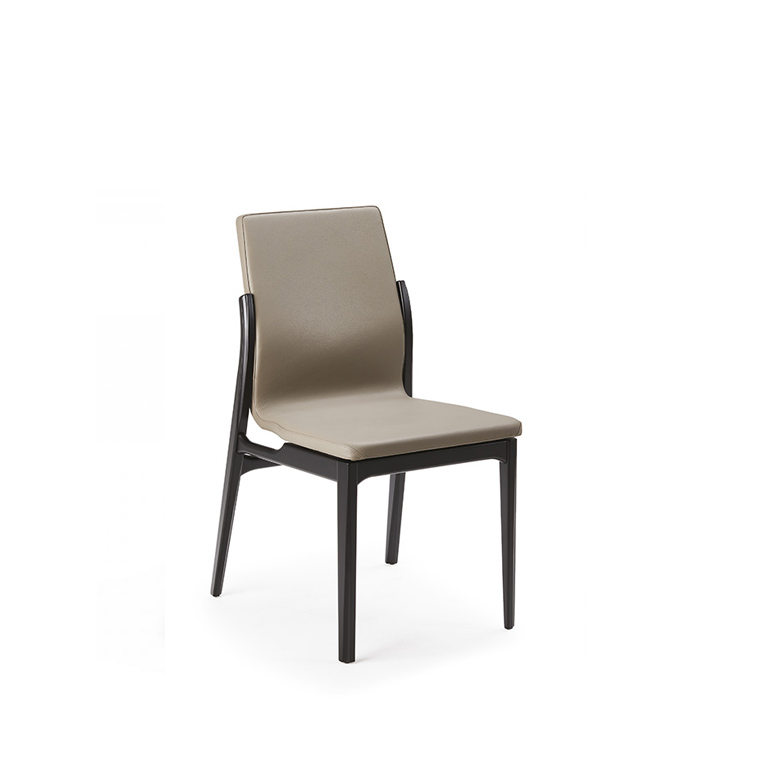 Tamarinde Dining Chair With Wheels By Leolux - Modern Dining Chairs ...