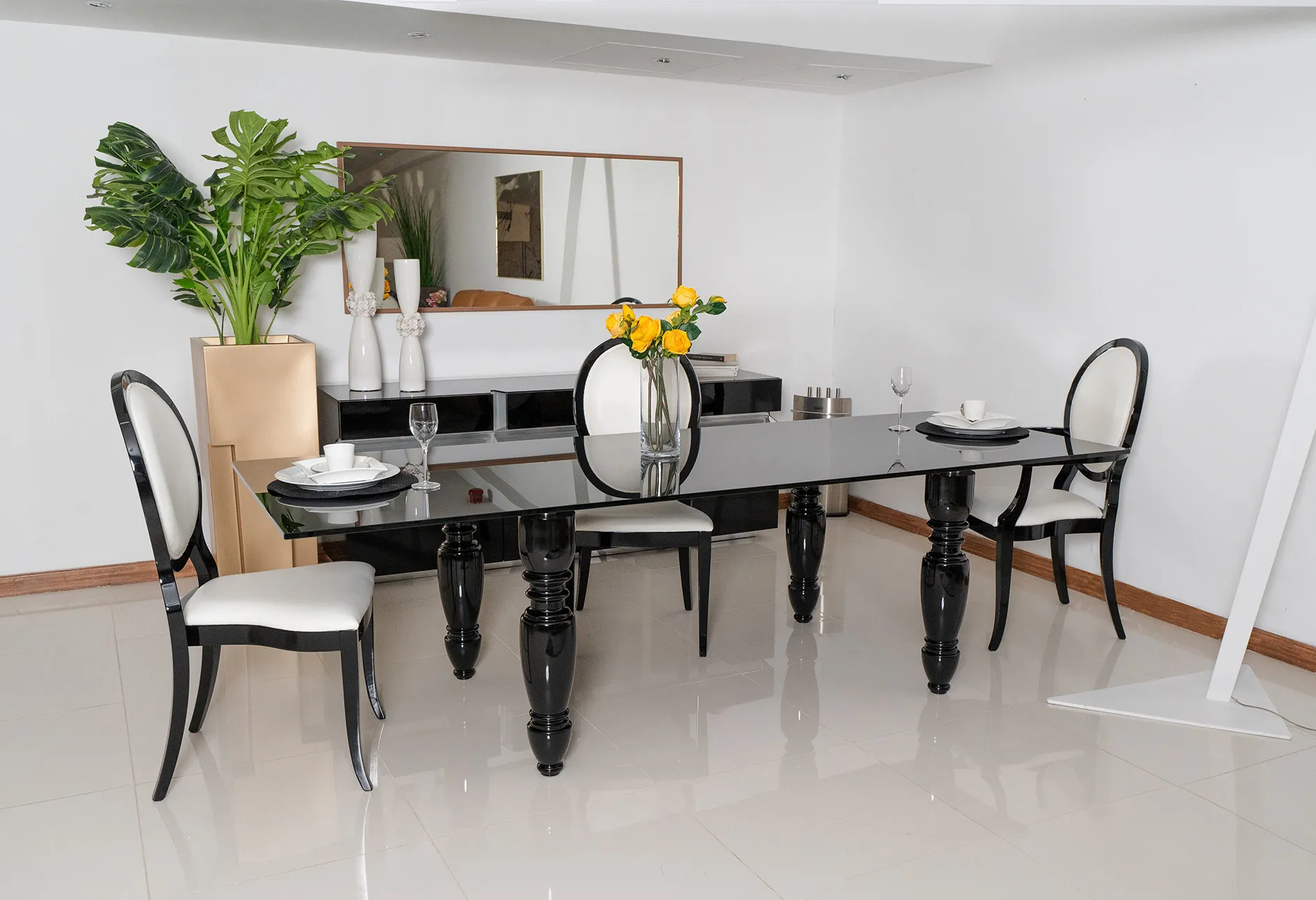 Yago Dining Table With 6 Dining ChairsBy Porada