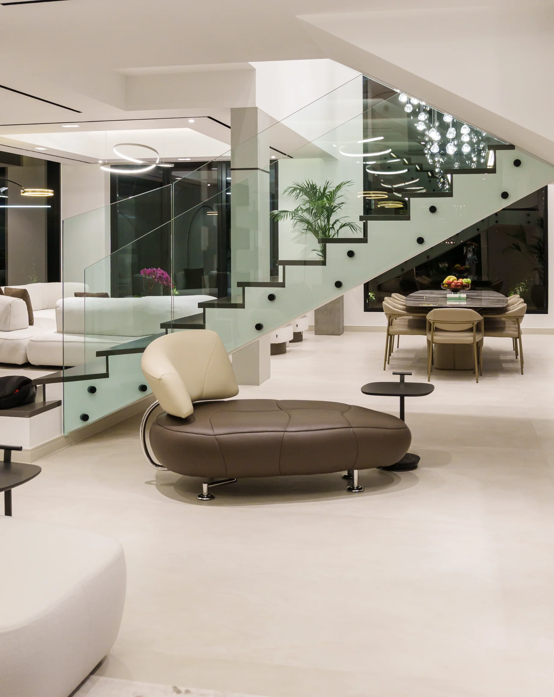 Jumeirah Islands Villa Furnished with Premium Italian Design - Gallery 3