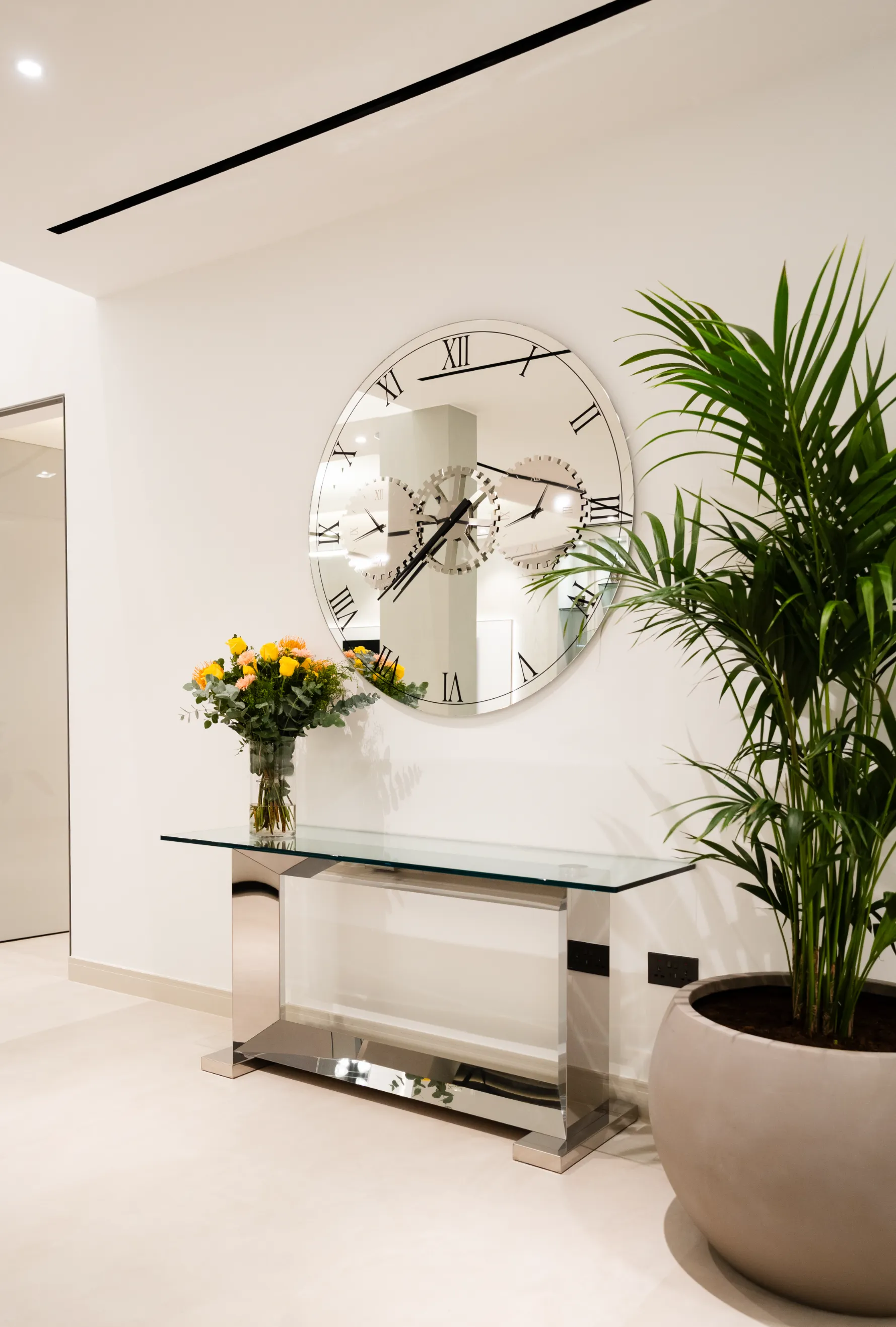 Jumeirah Islands Villa Furnished with Premium Italian Design - Gallery 6