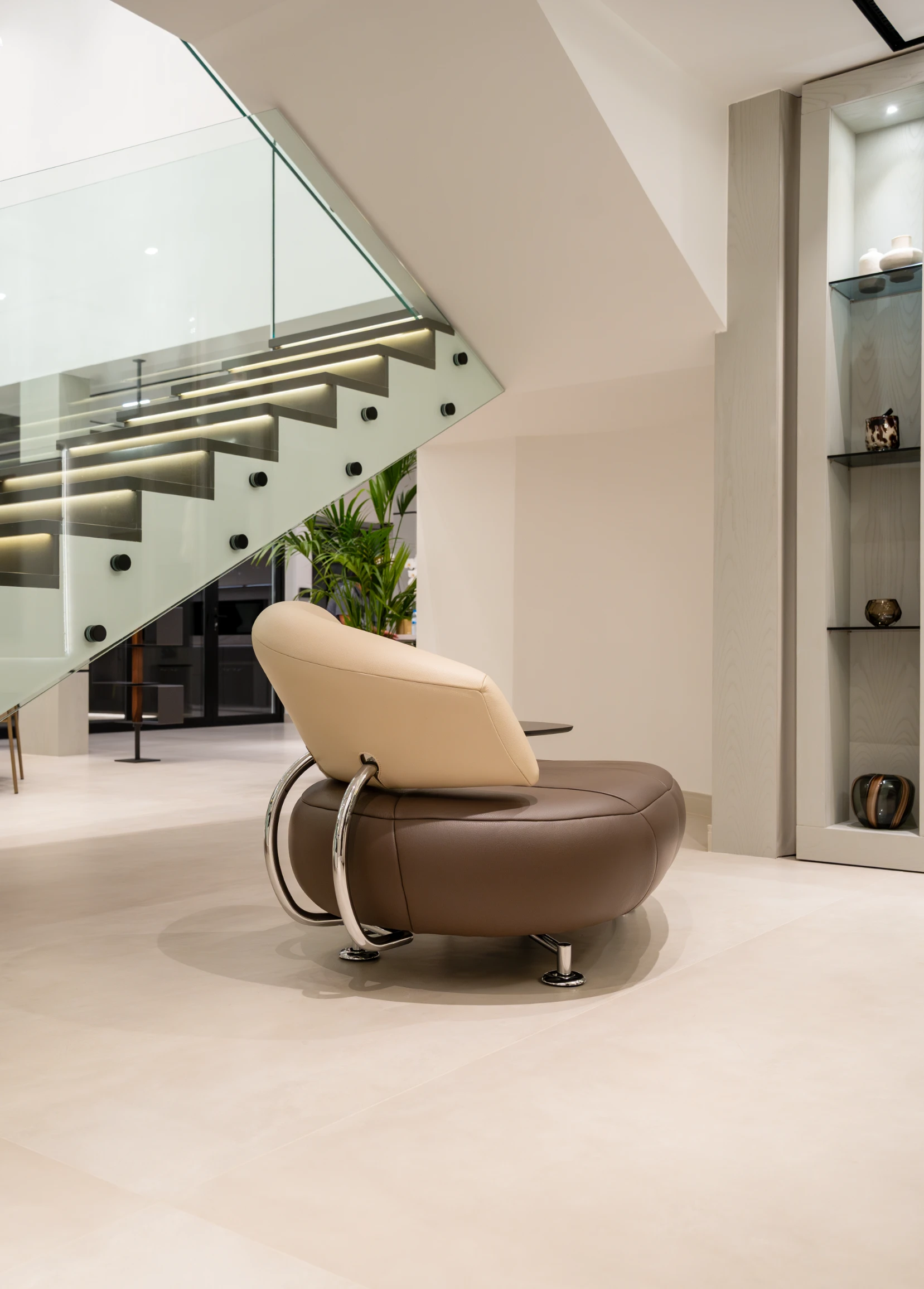 Jumeirah Islands Villa Furnished with Premium Italian Design - Gallery 7